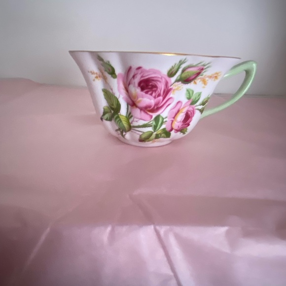EUC Vtg Shelley Fine Bone China Teacup and Saucer in the Pattern “Rambler Rose” - Picture 6 of 12